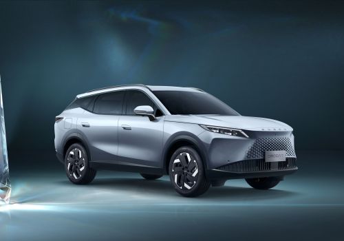 OMODA Silver Front Right 45°